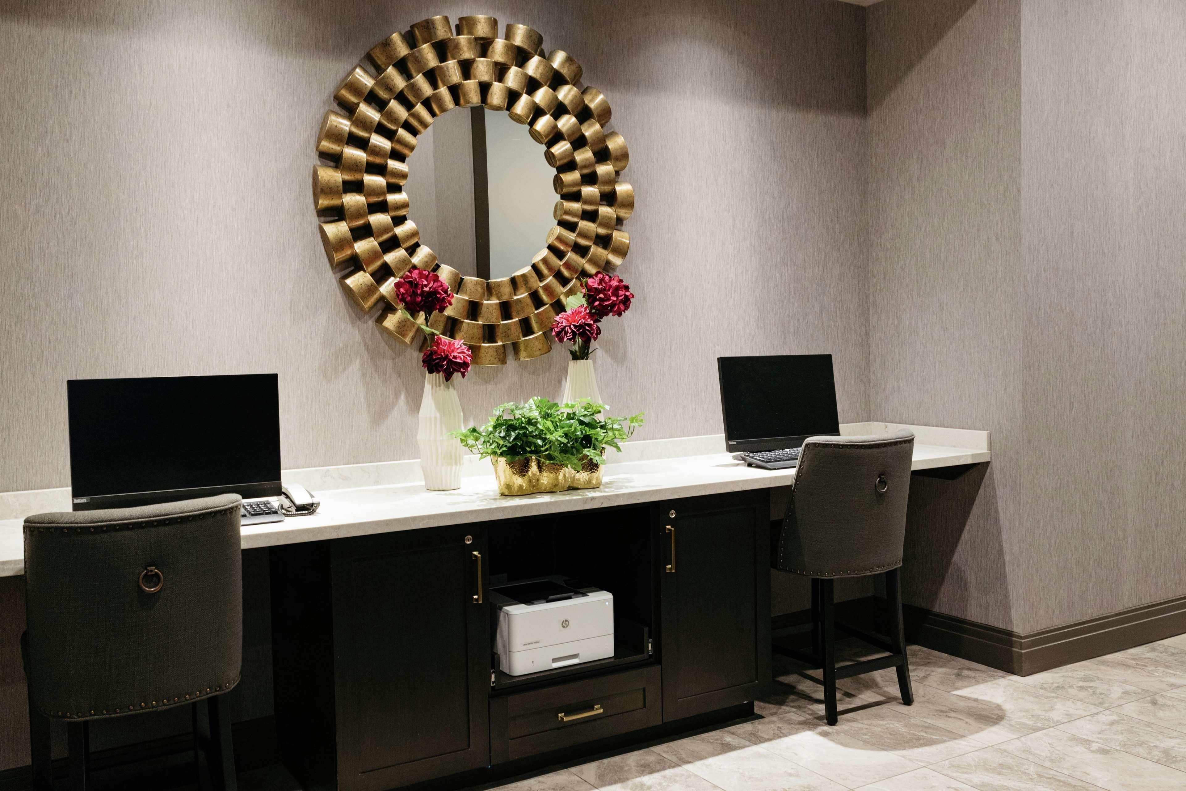 The Axis Moline Hotel, Tapestry Collection By Hilton Luaran gambar